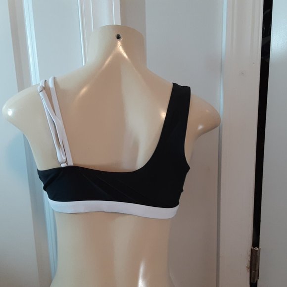 Color Block Two Tone Black & White Bikini Top Shein - Picture 4 of 12
